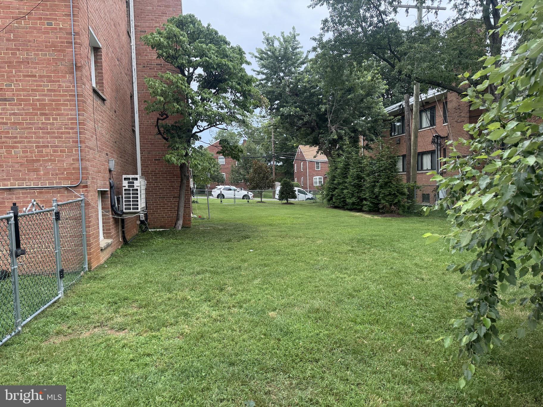 500 S COURTHOUSE ROAD 4