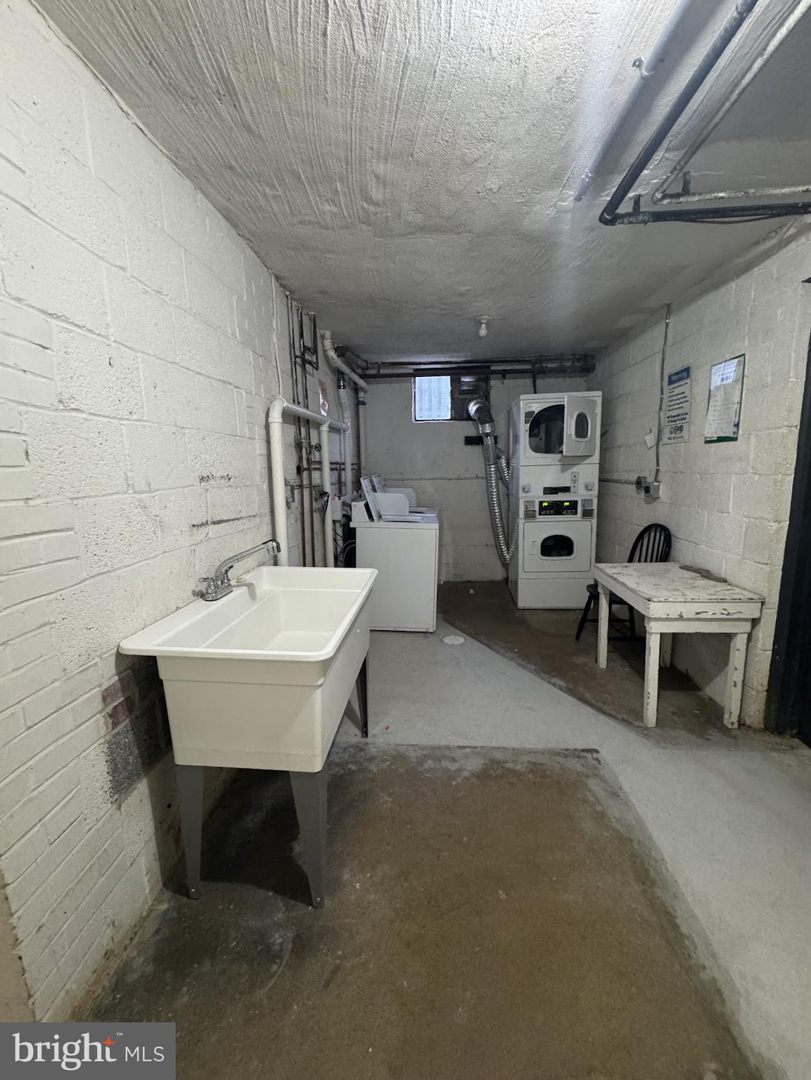 500 S COURTHOUSE ROAD 4