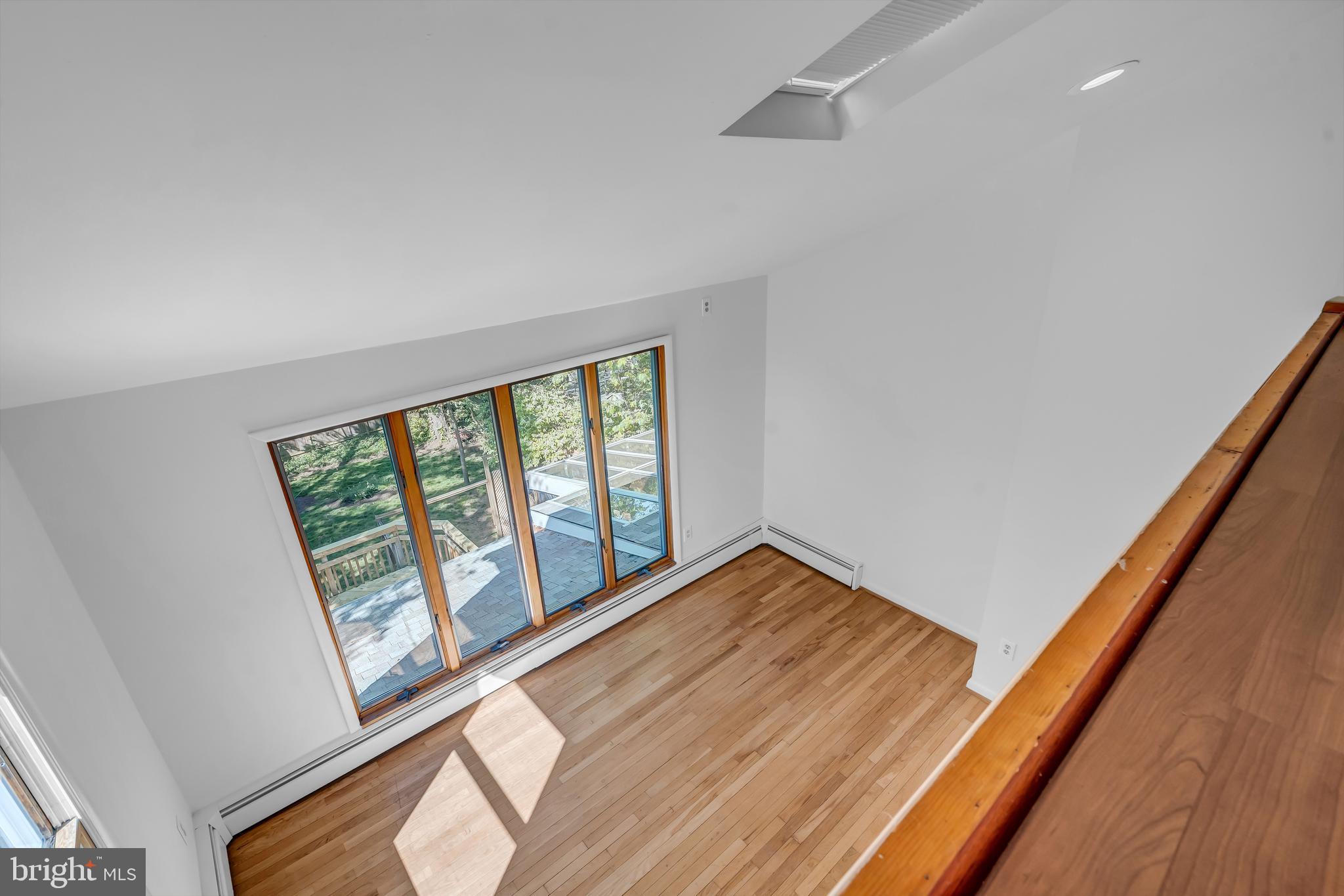 422 N EDGEWOOD STREET