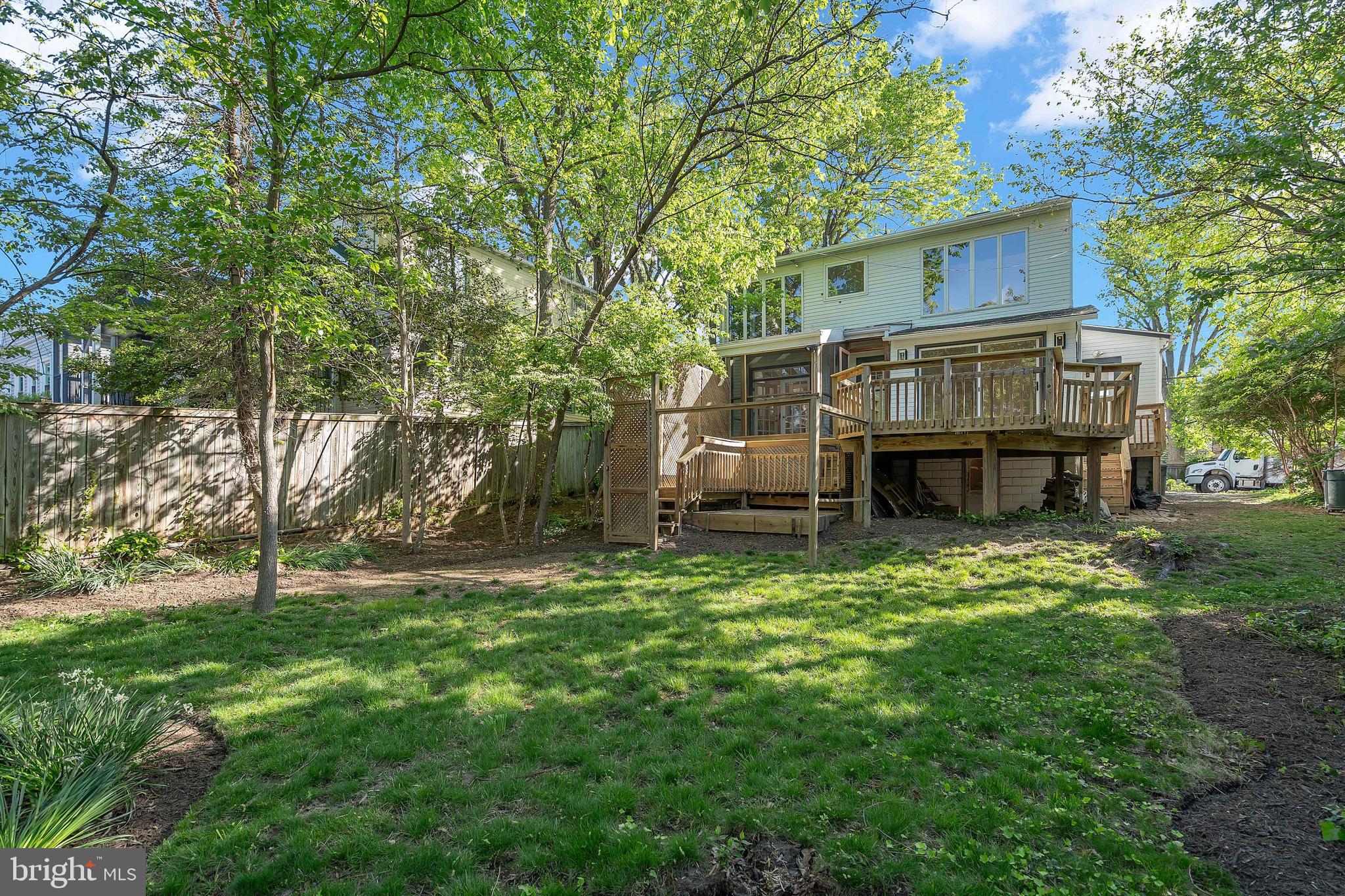 422 N EDGEWOOD STREET