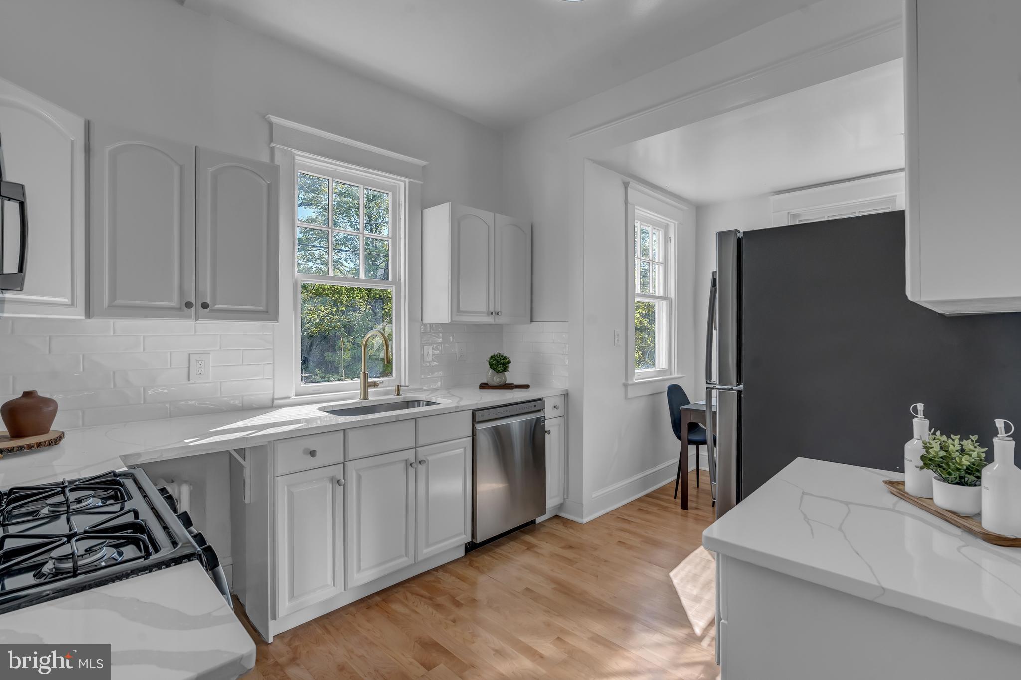 422 N EDGEWOOD STREET