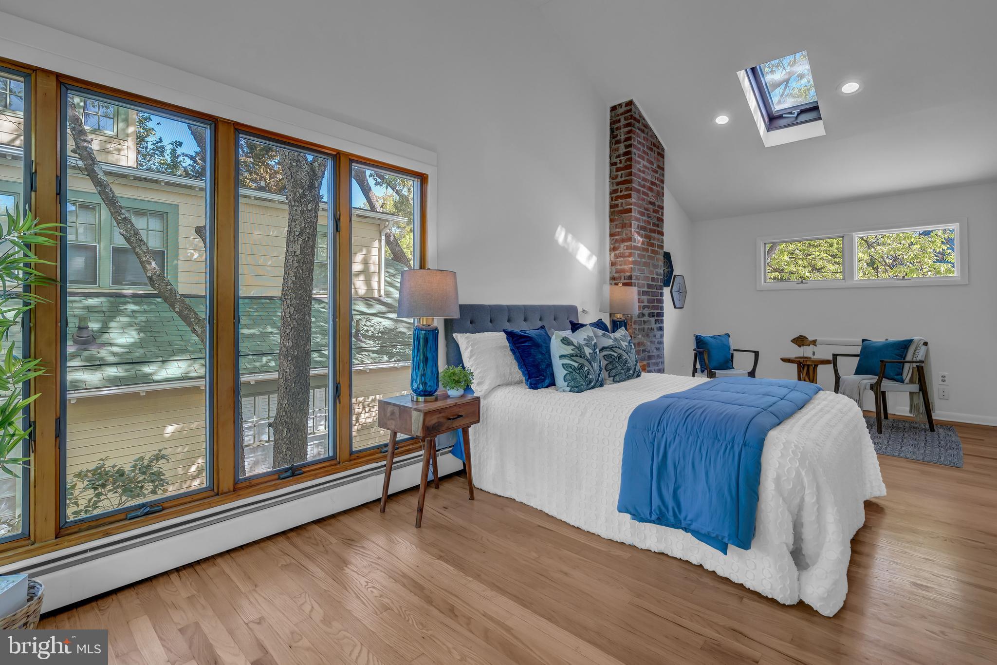 422 N EDGEWOOD STREET