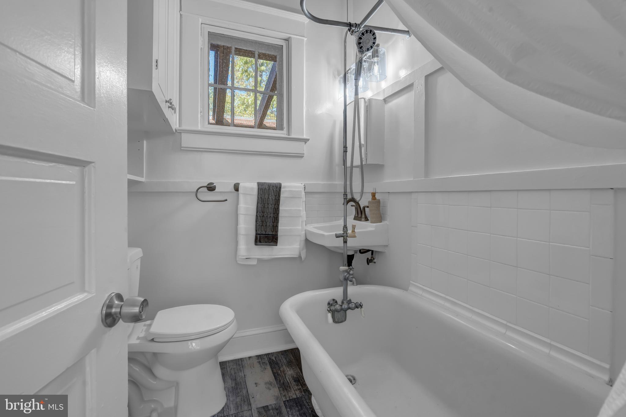 422 N EDGEWOOD STREET