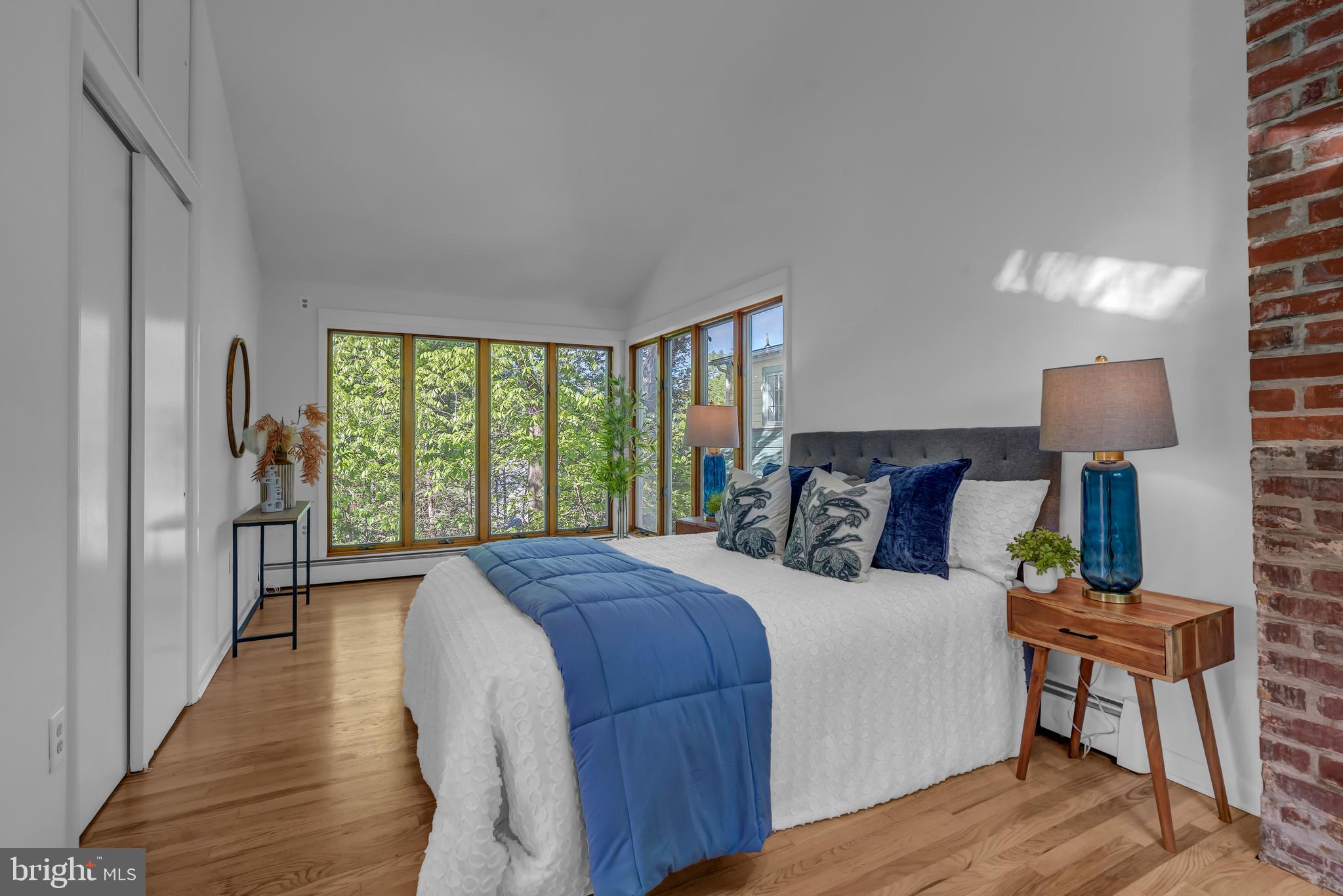 422 N EDGEWOOD STREET