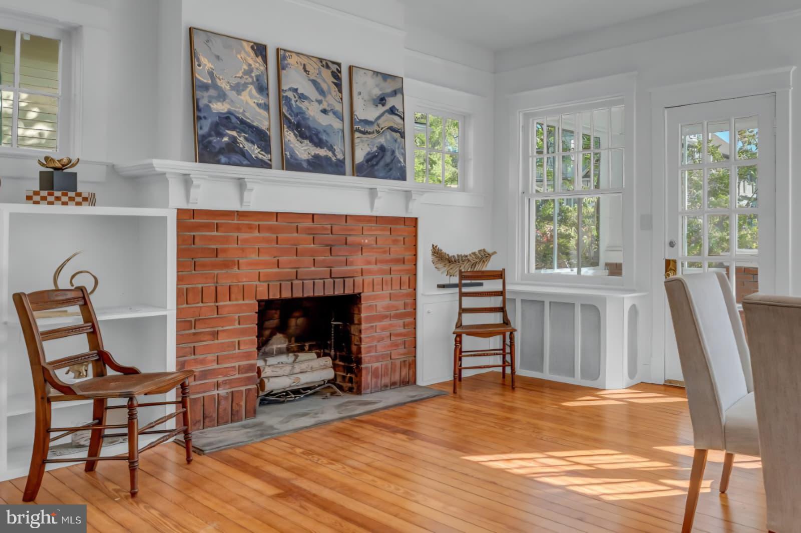 422 N EDGEWOOD STREET