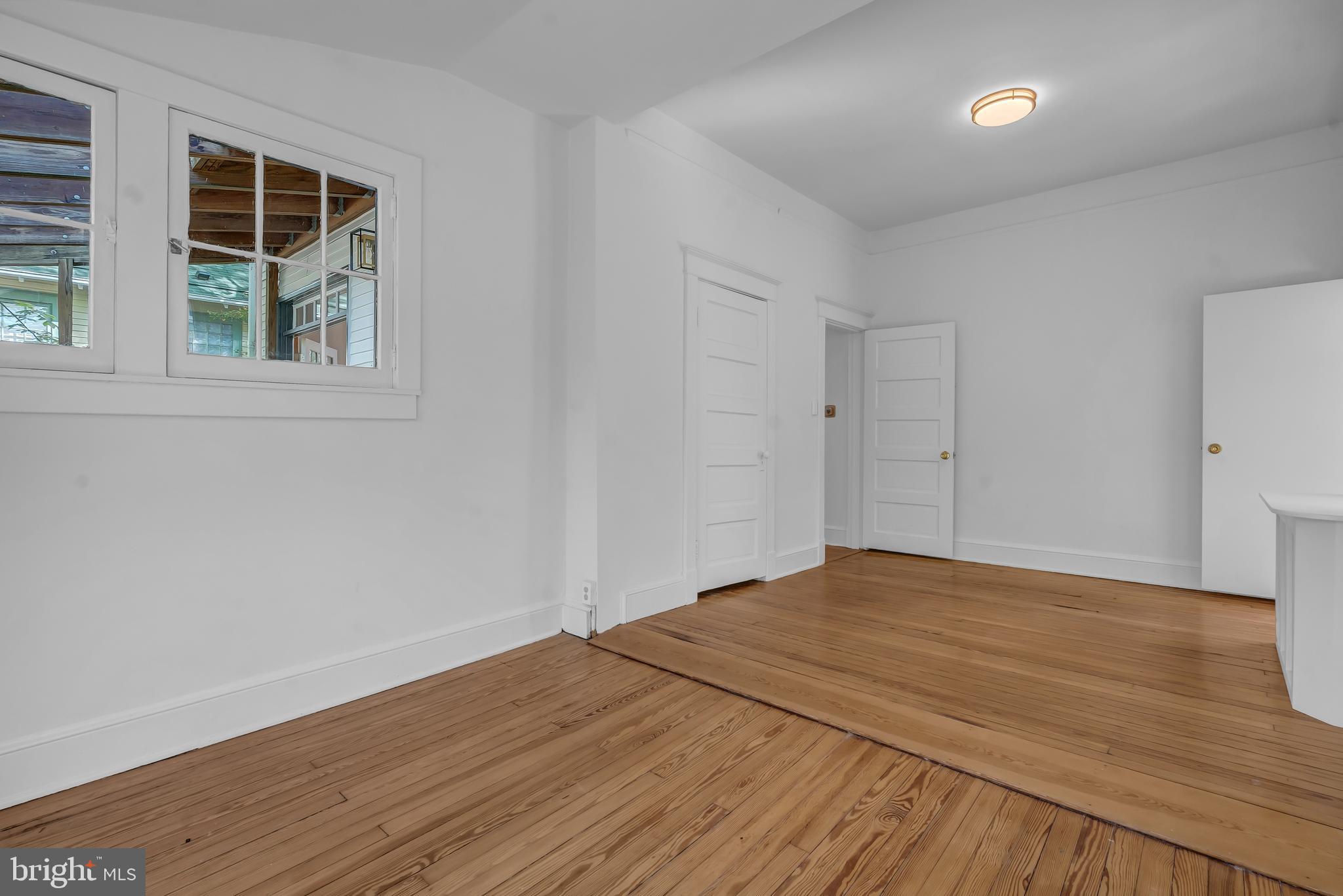 422 N EDGEWOOD STREET