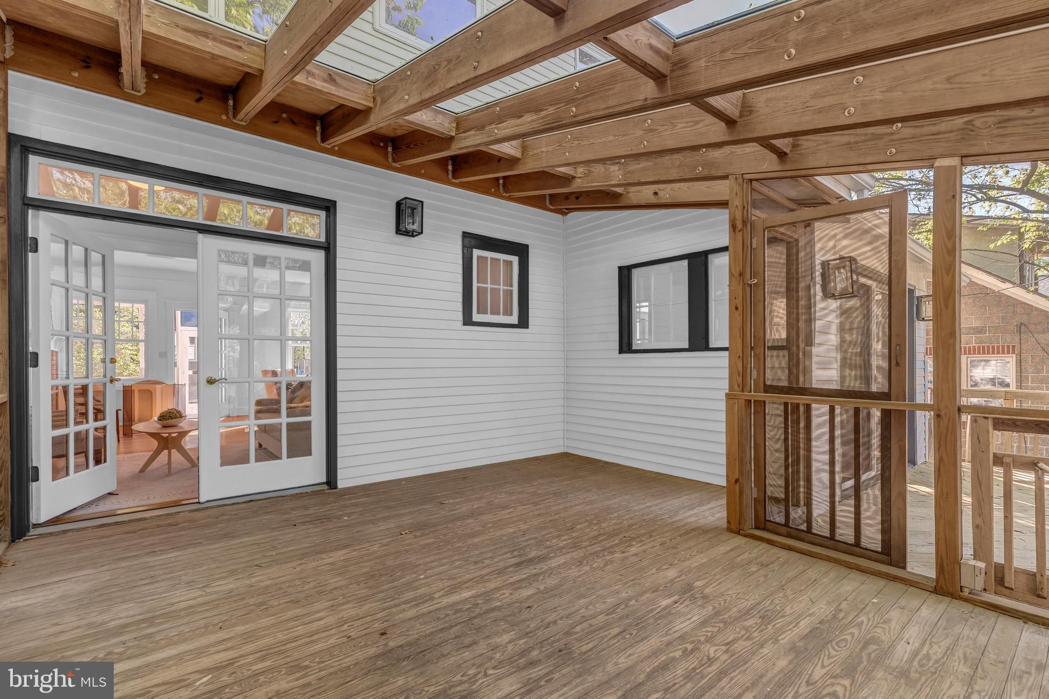 422 N EDGEWOOD STREET