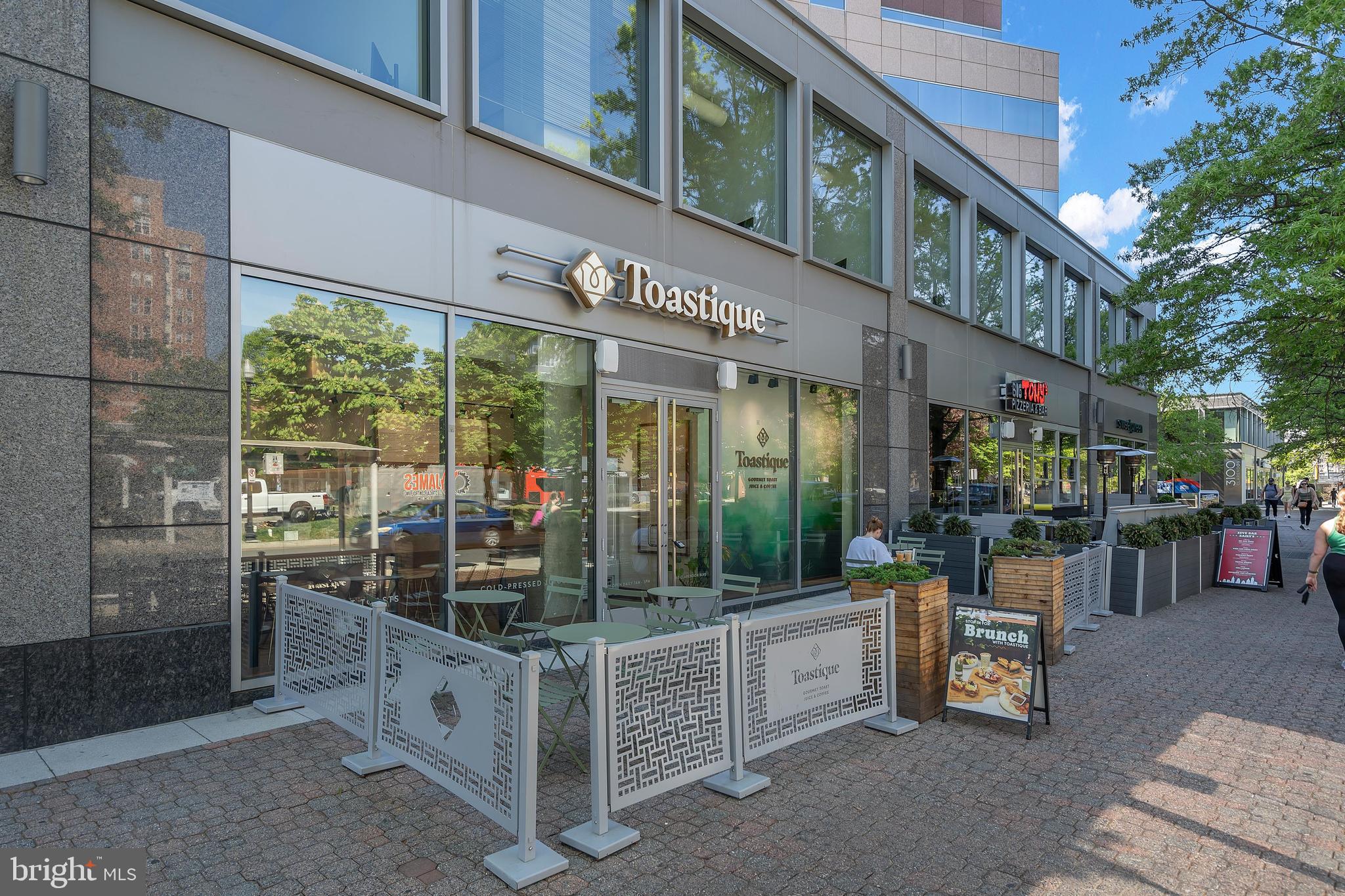 422 N EDGEWOOD STREET