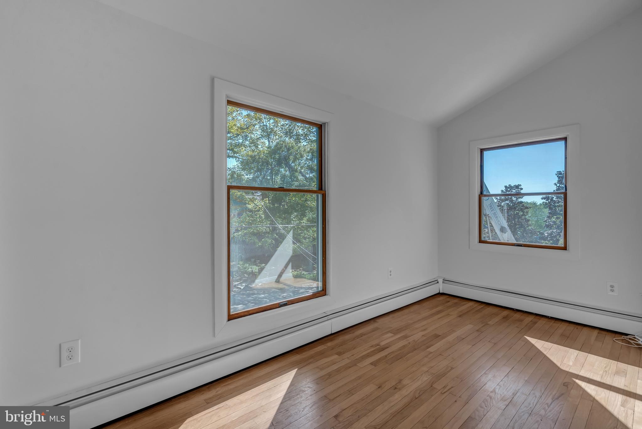 422 N EDGEWOOD STREET