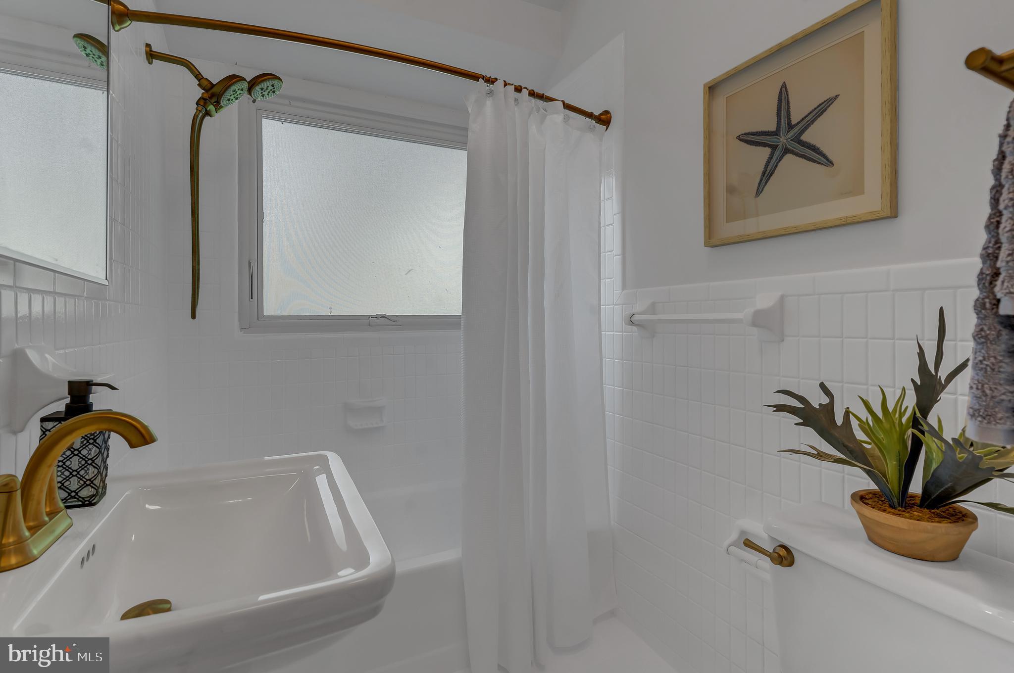 422 N EDGEWOOD STREET