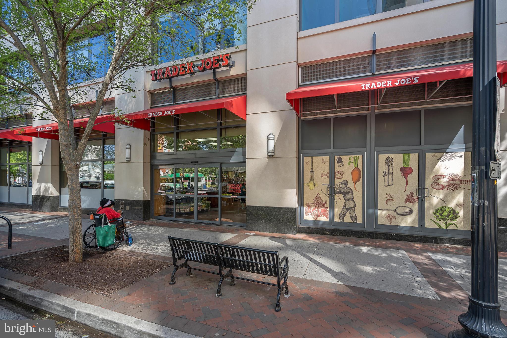 422 N EDGEWOOD STREET