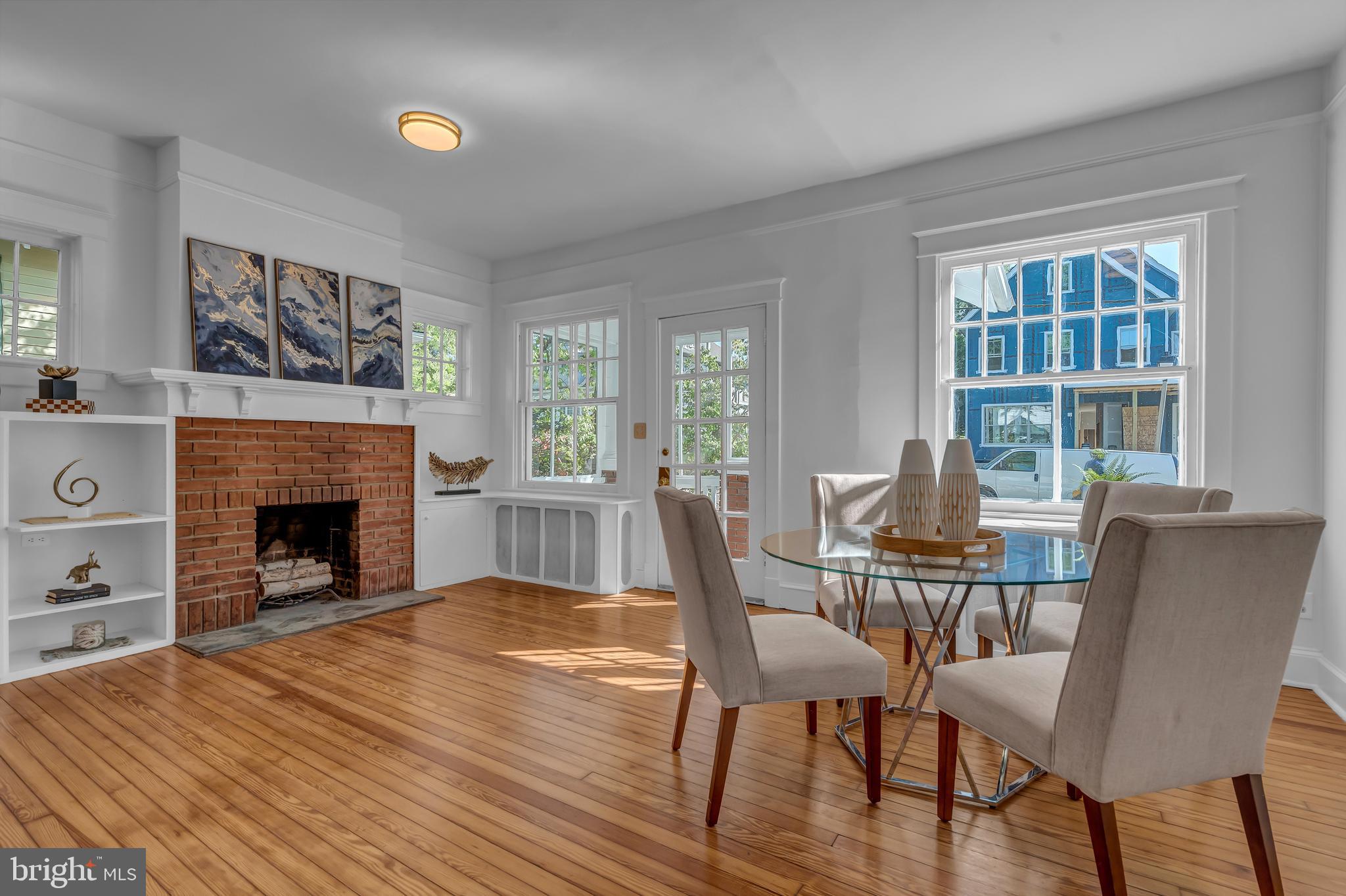 422 N EDGEWOOD STREET