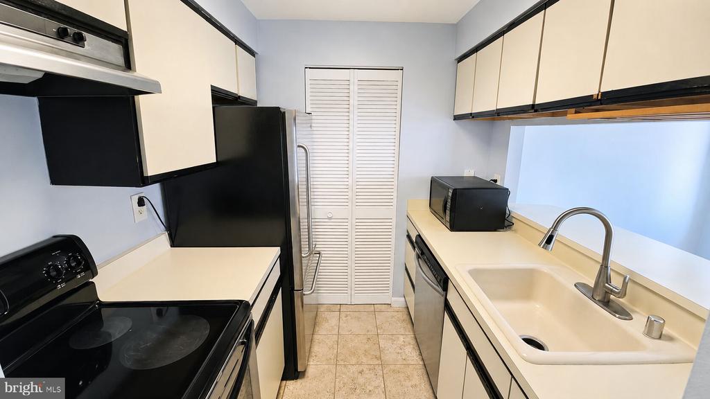 1020 N STAFFORD STREET Unit: 309