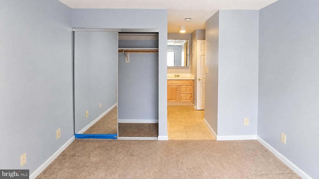 1020 N STAFFORD STREET Unit: 309