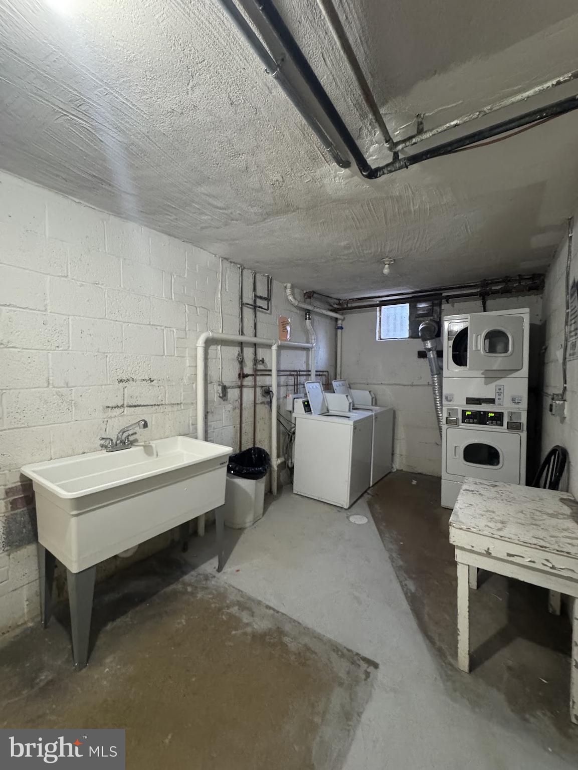 500 S COURTHOUSE ROAD 2