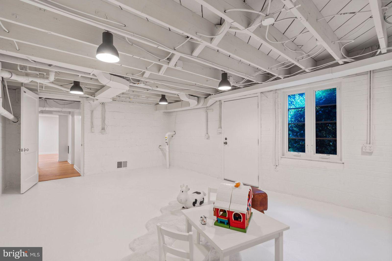 1616 N HARRISON STREET