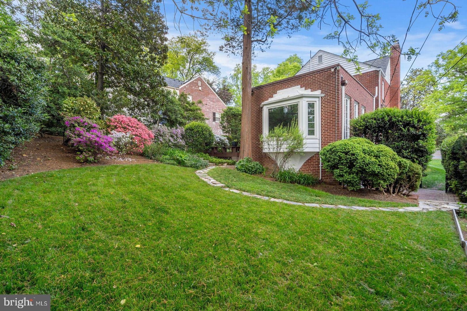 1616 N HARRISON STREET