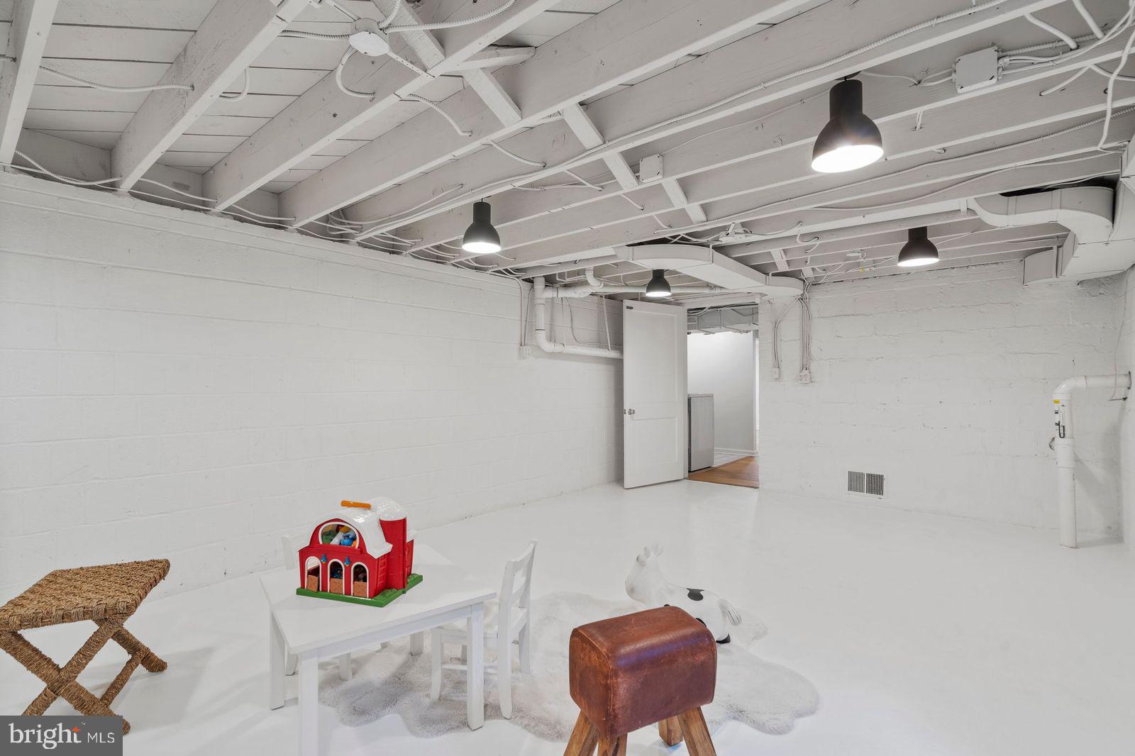 1616 N HARRISON STREET