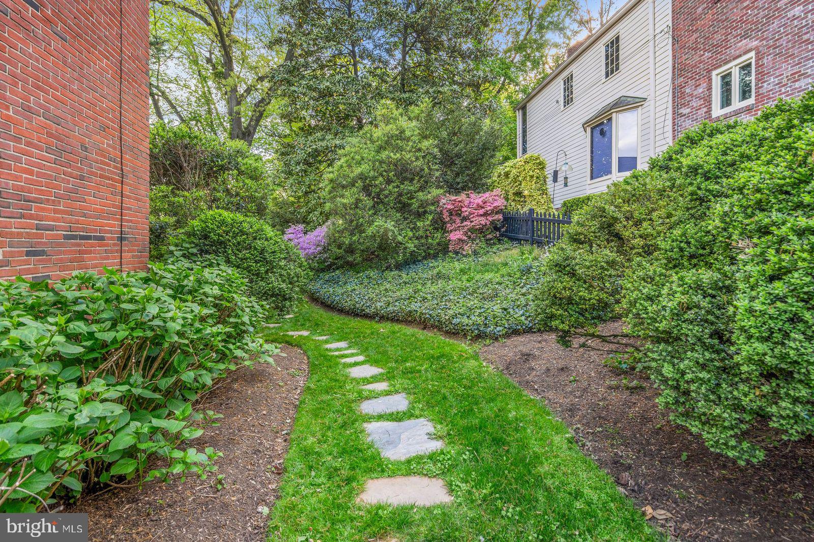 1616 N HARRISON STREET