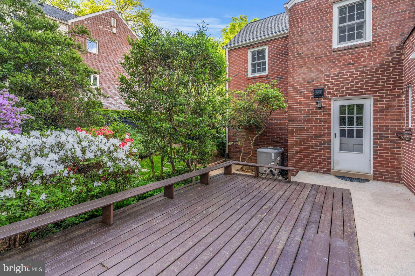 1616 N HARRISON STREET