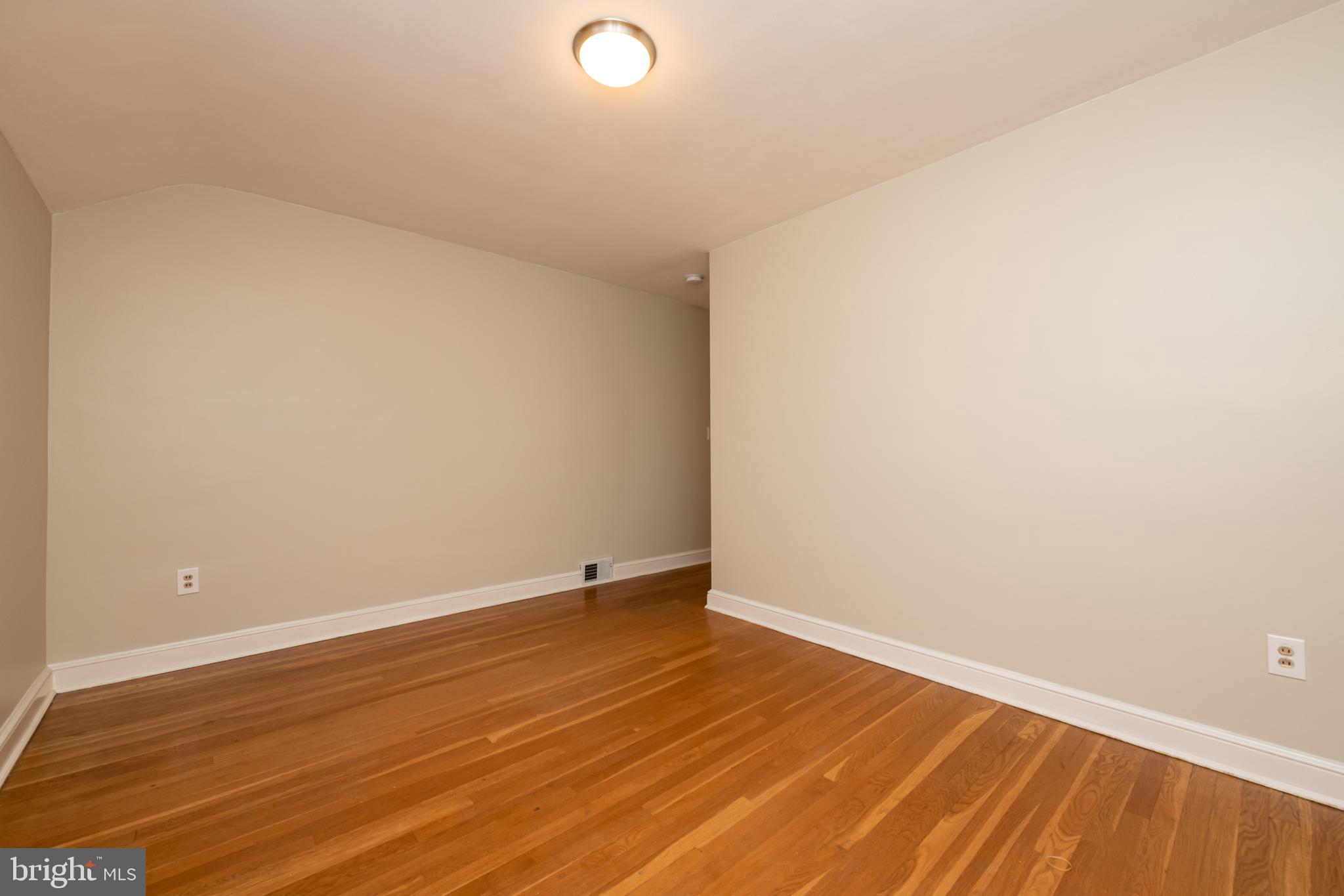 4814 ARLINGTON BOULEVARD