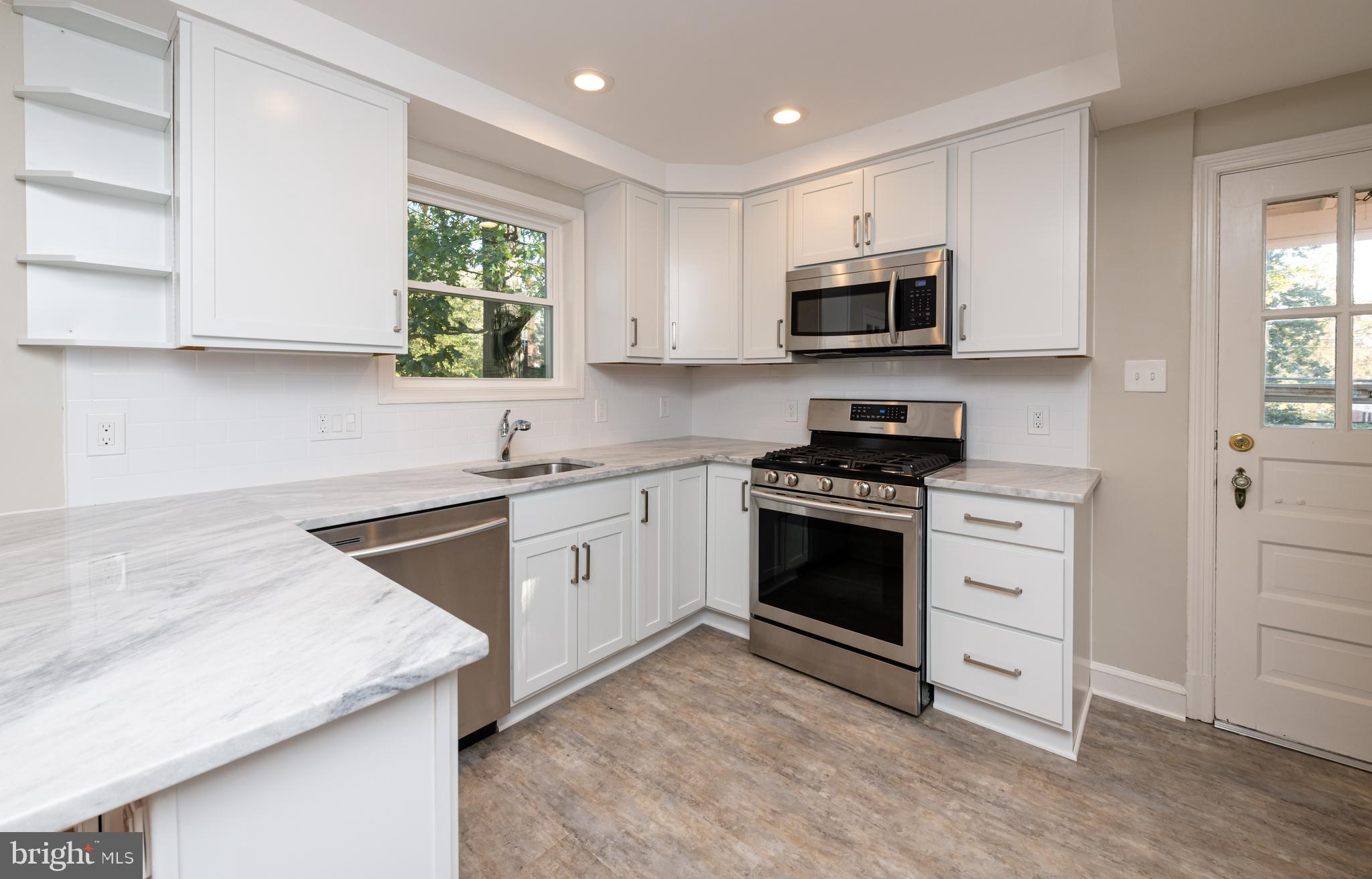 4814 ARLINGTON BOULEVARD