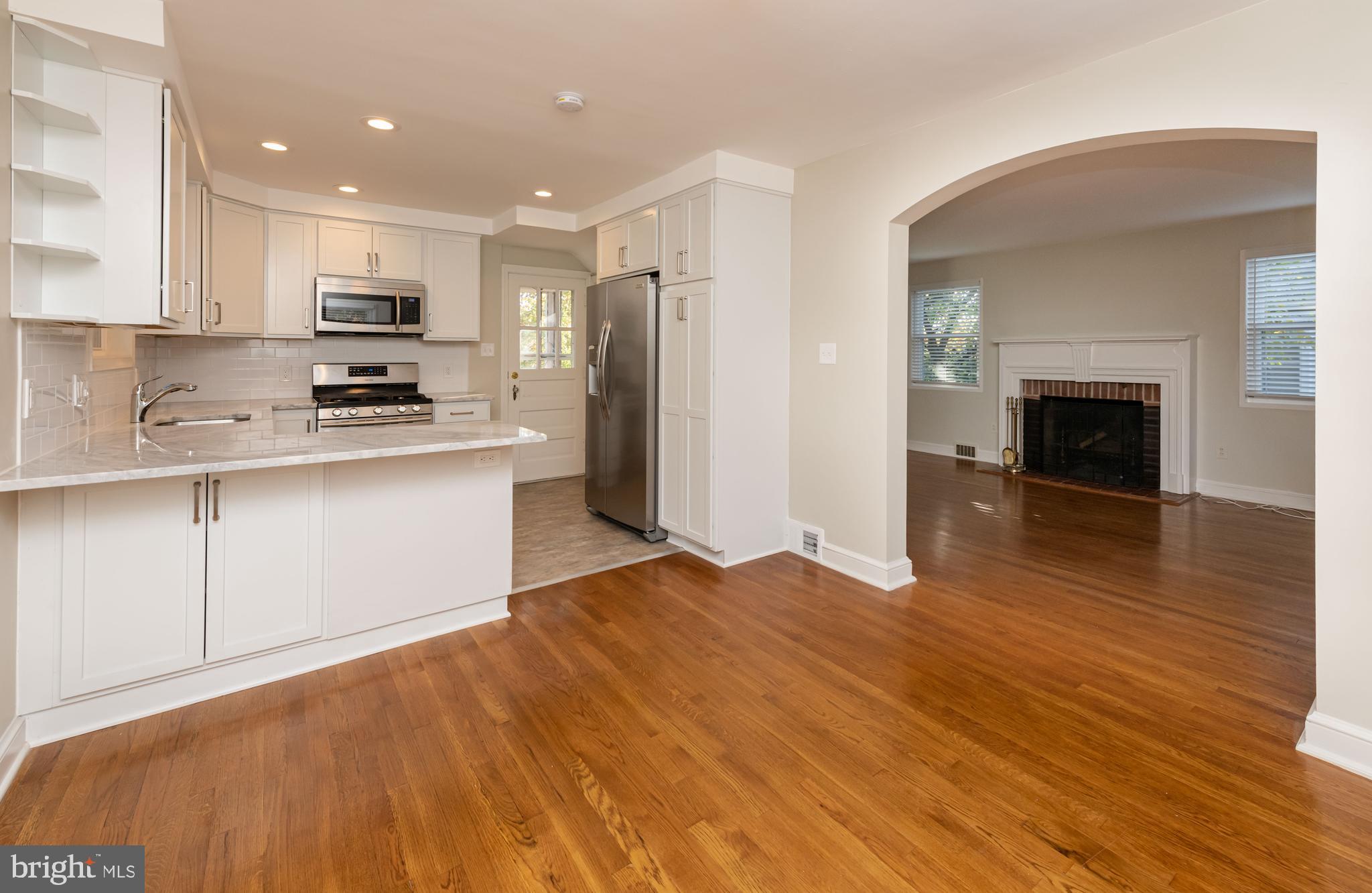 4814 ARLINGTON BOULEVARD