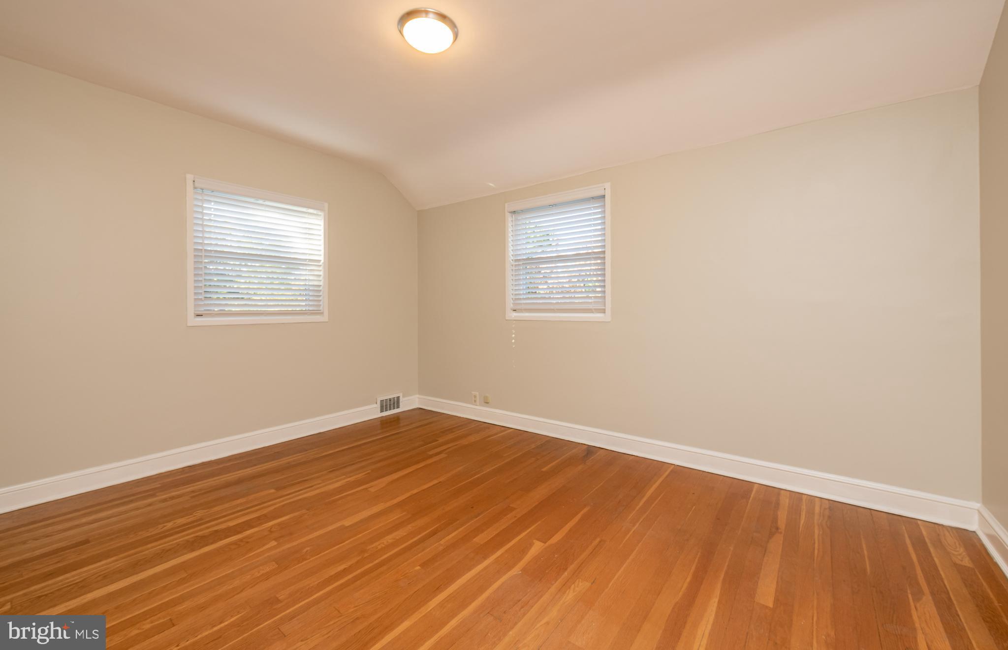 4814 ARLINGTON BOULEVARD