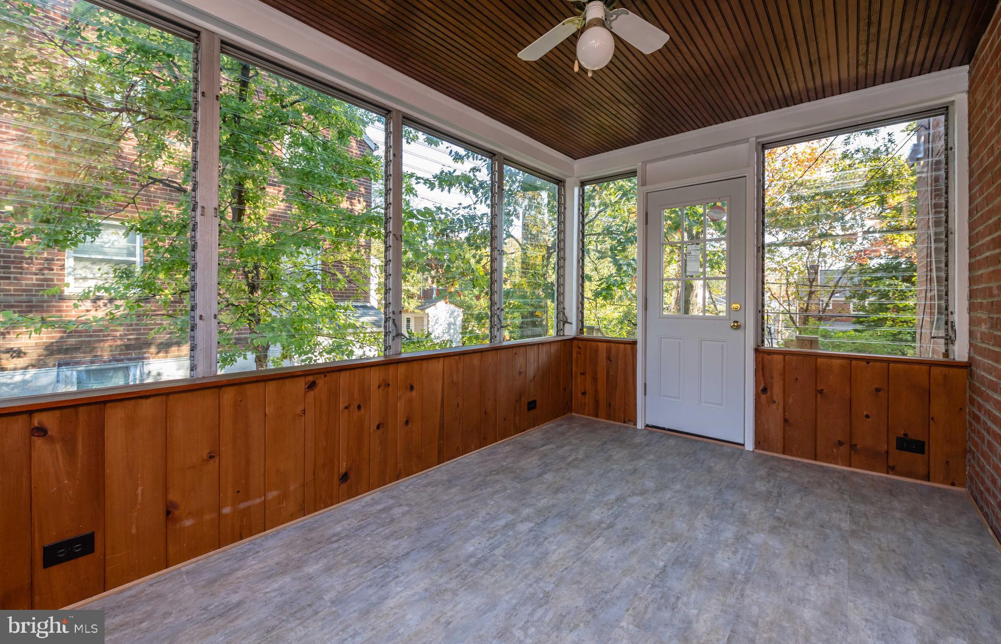 4814 ARLINGTON BOULEVARD