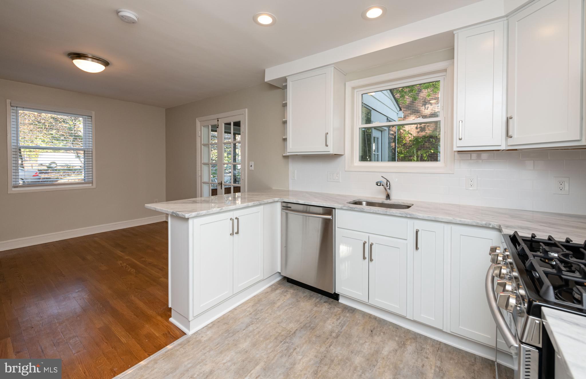 4814 ARLINGTON BOULEVARD