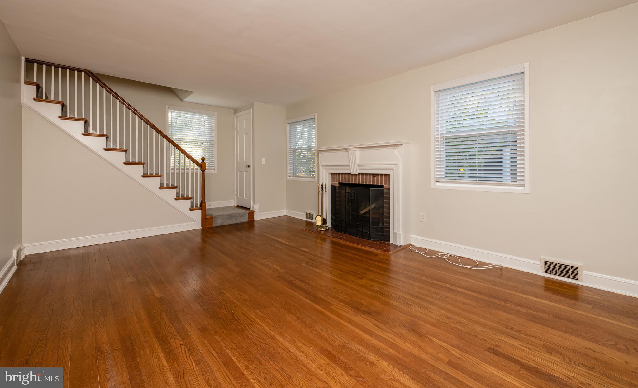 4814 ARLINGTON BOULEVARD