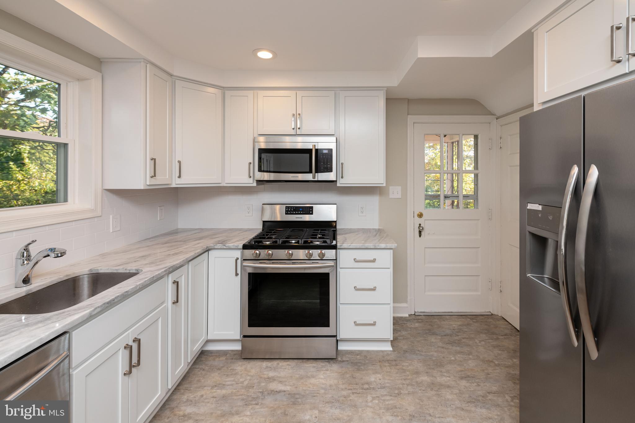 4814 ARLINGTON BOULEVARD