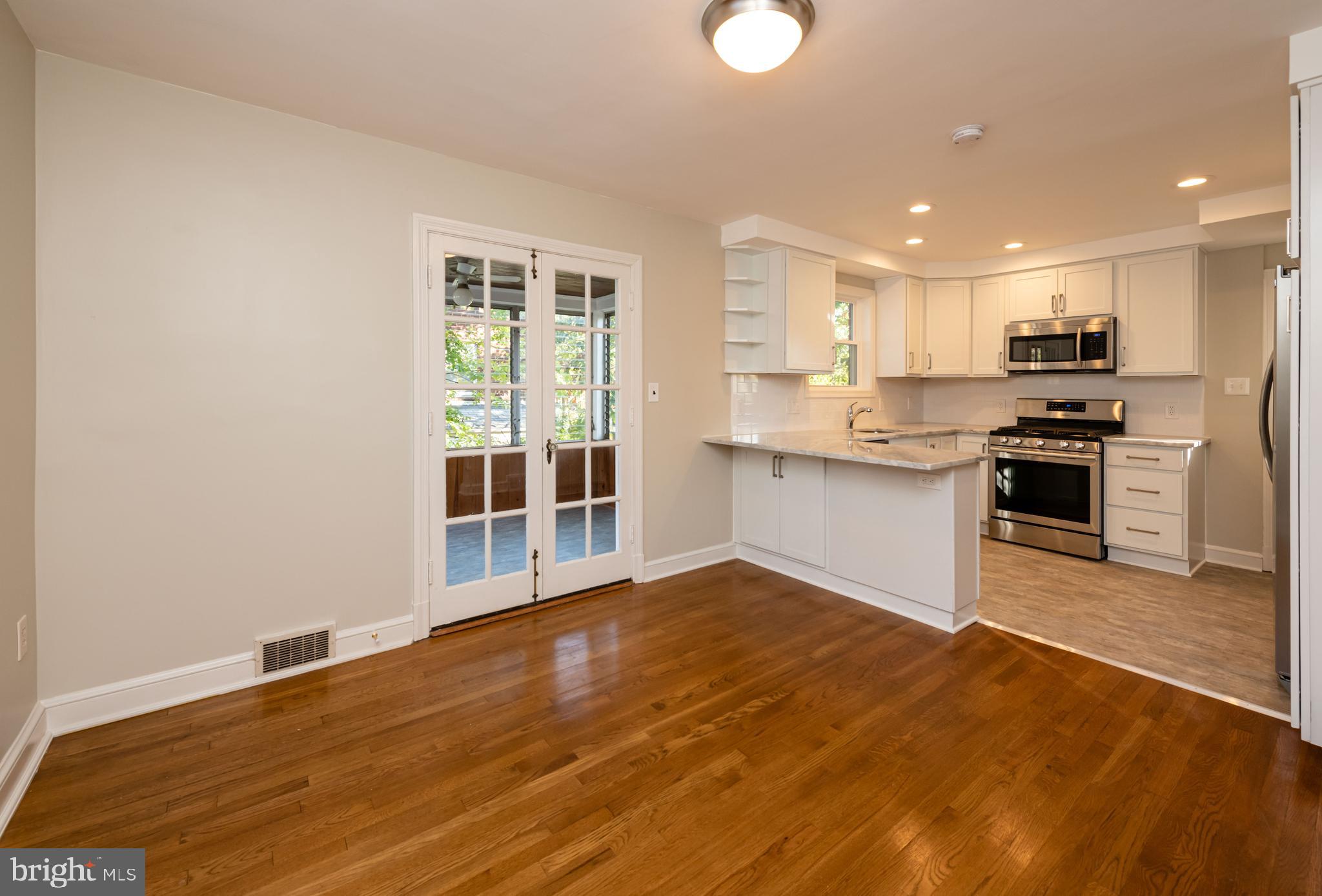 4814 ARLINGTON BOULEVARD