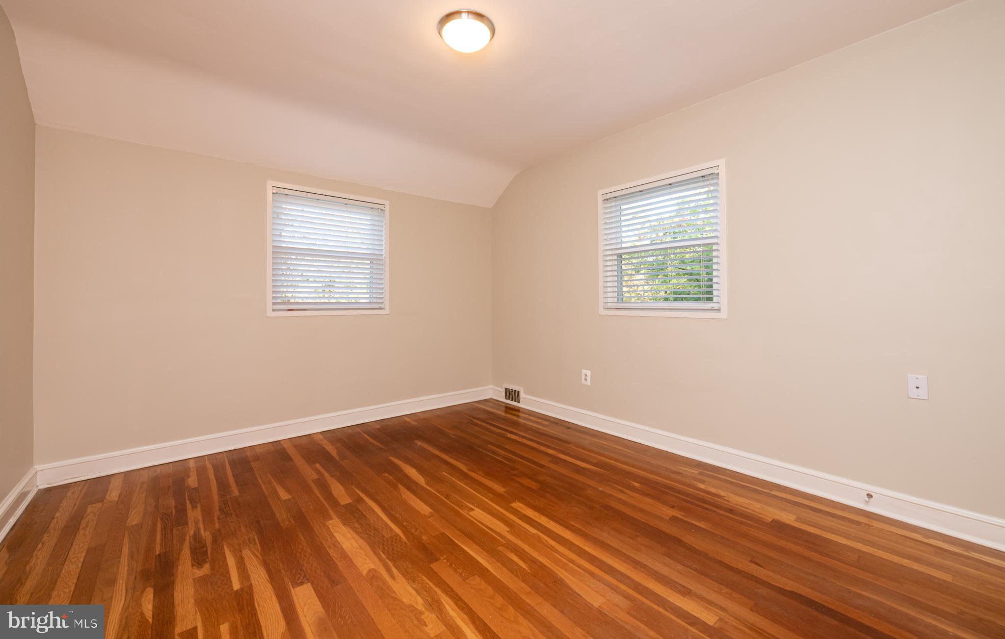 4814 ARLINGTON BOULEVARD