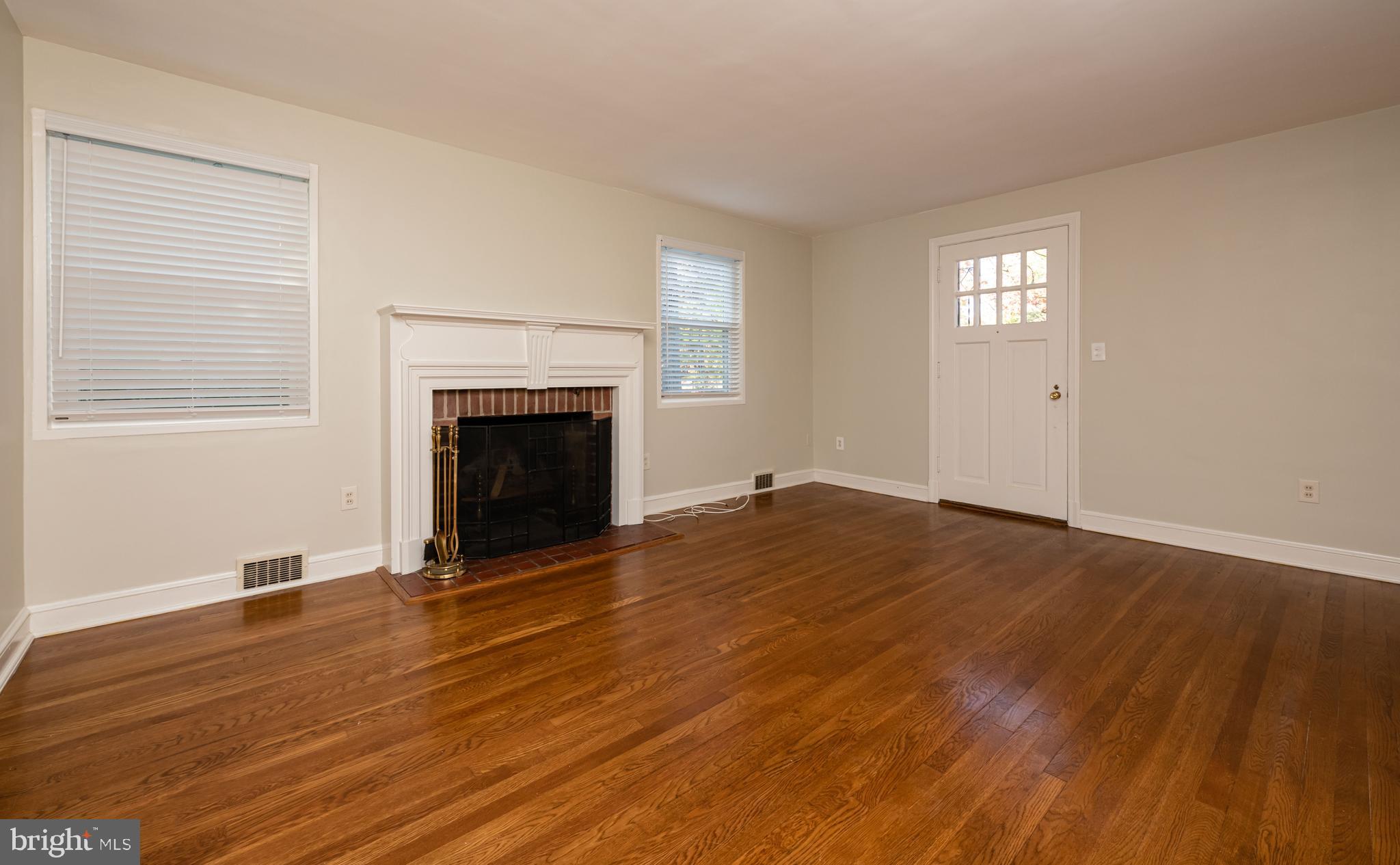 4814 ARLINGTON BOULEVARD