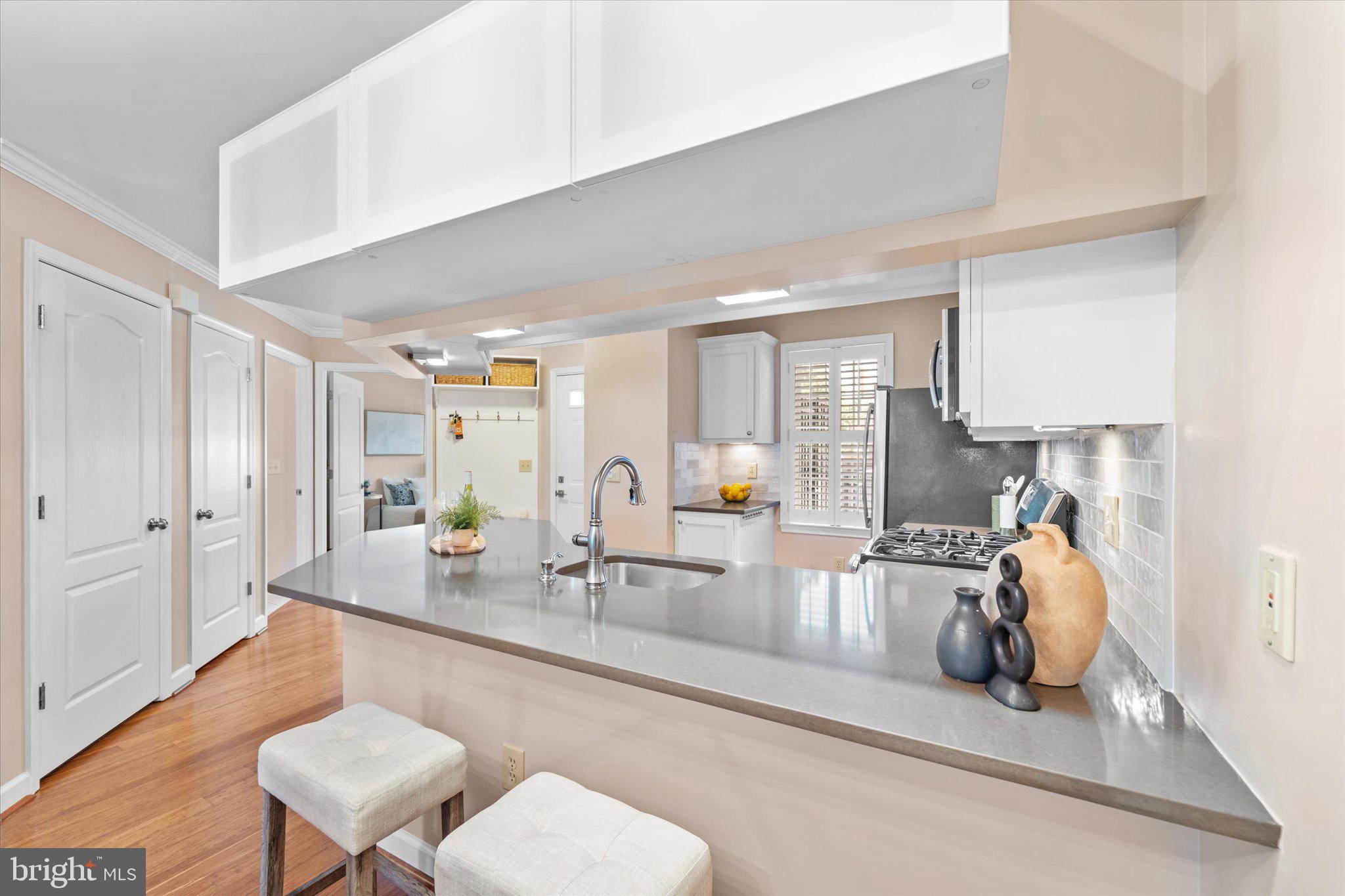 6924 FAIRFAX DRIVE 226