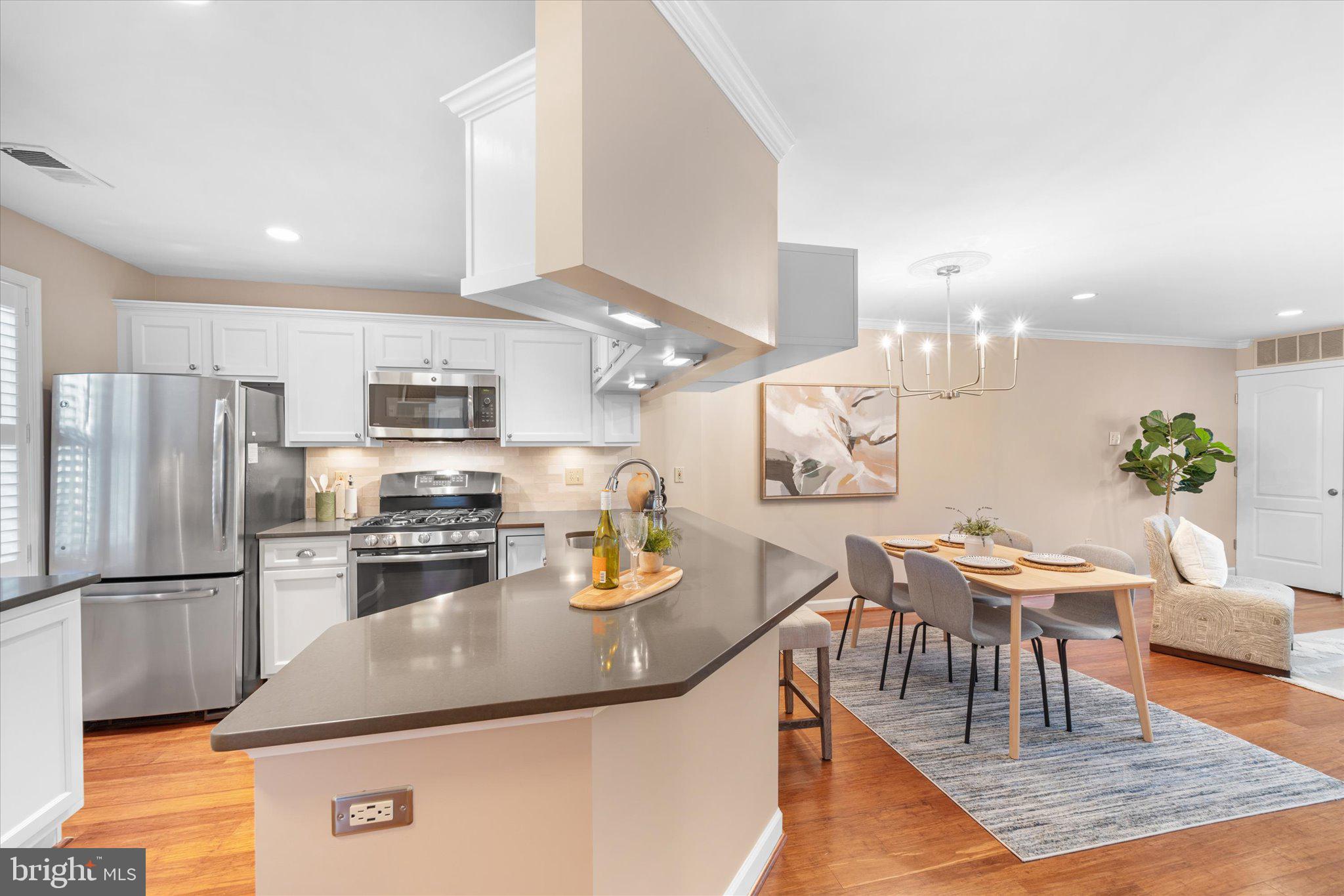 6924 FAIRFAX DRIVE 226