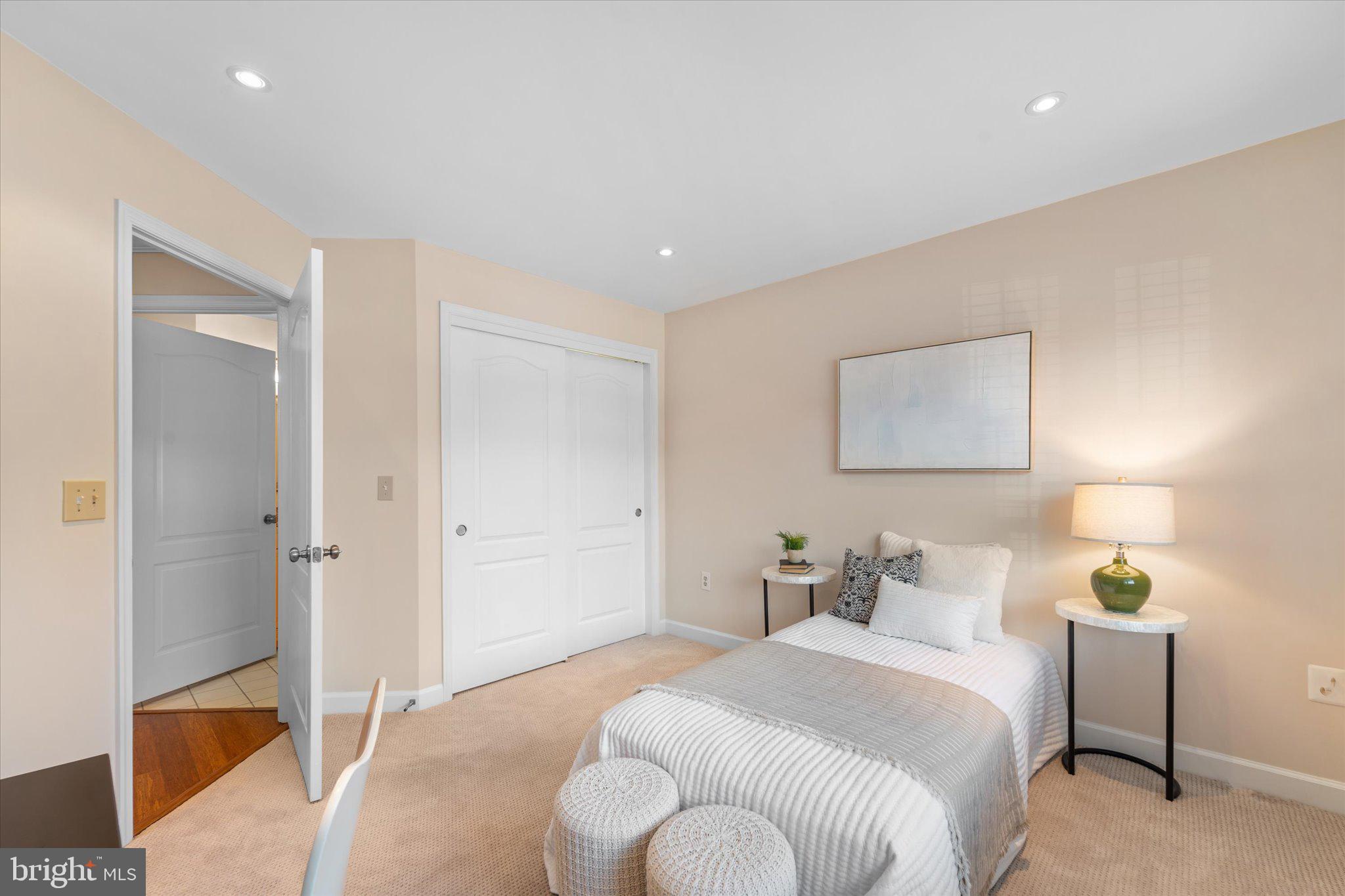 6924 FAIRFAX DRIVE 226