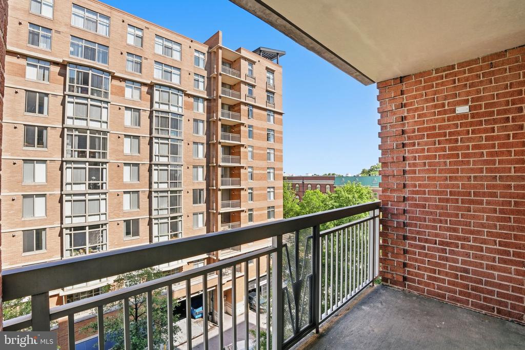 1020 HIGHLAND STREET N Unit: 605