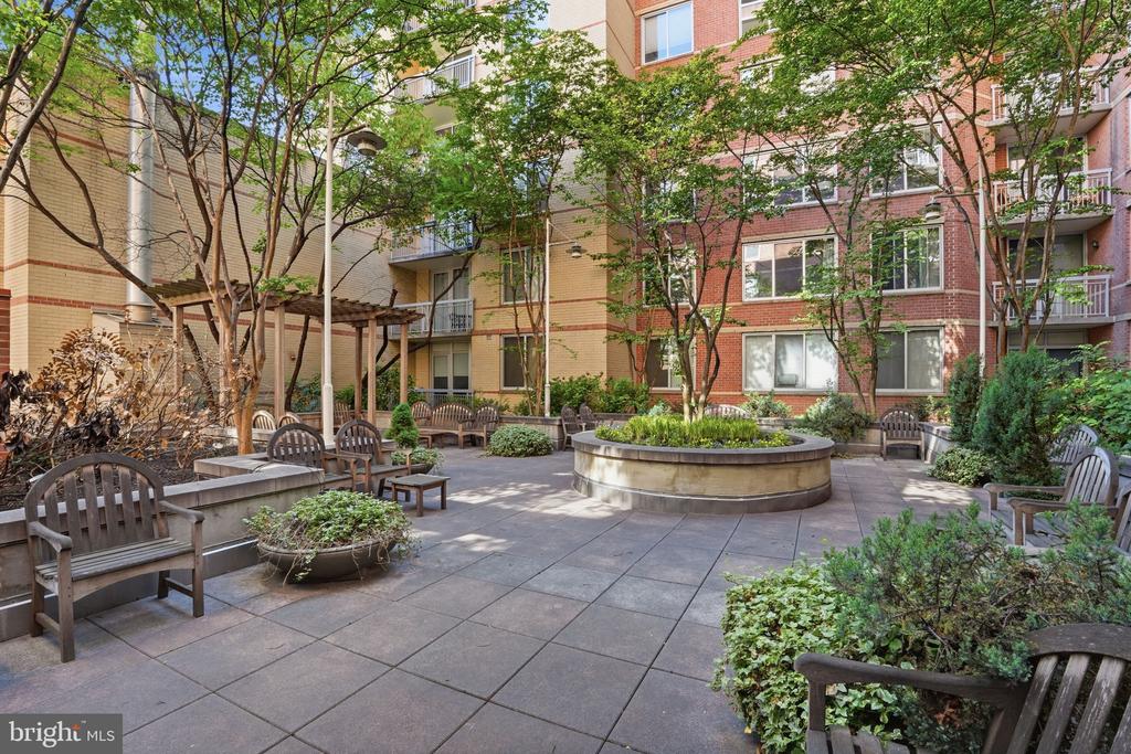 1020 HIGHLAND STREET N Unit: 605