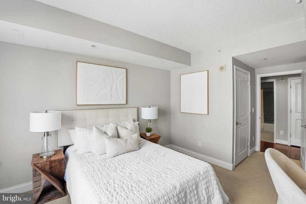 1020 HIGHLAND STREET N Unit: 605