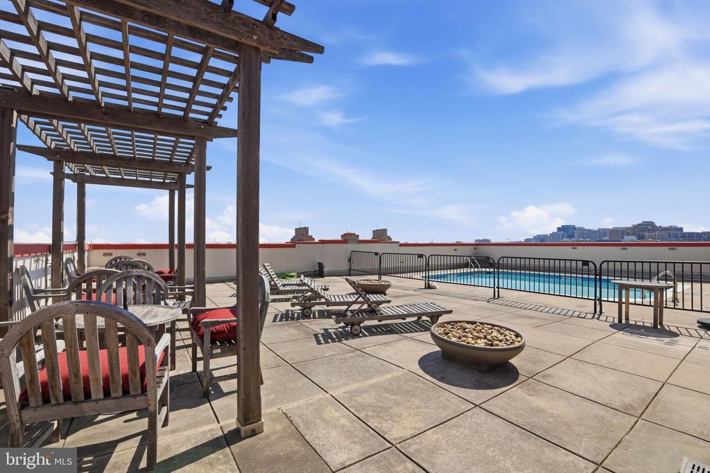 1020 HIGHLAND STREET N Unit: 605
