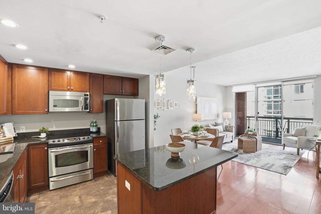 1020 HIGHLAND STREET N Unit: 605