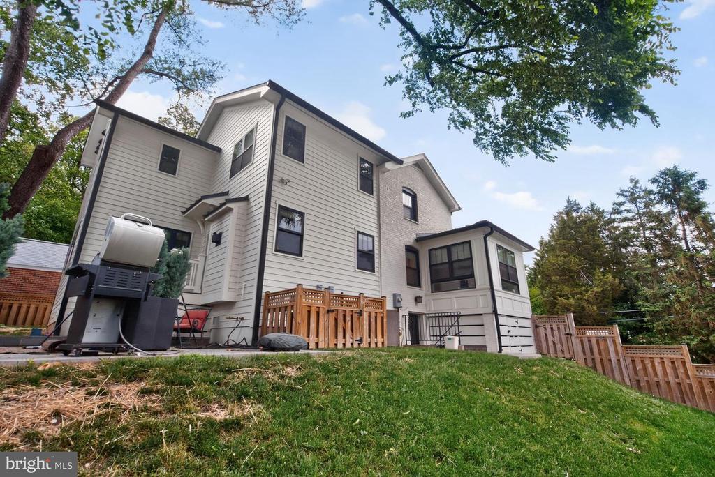 5100 YORKTOWN BOULEVARD
