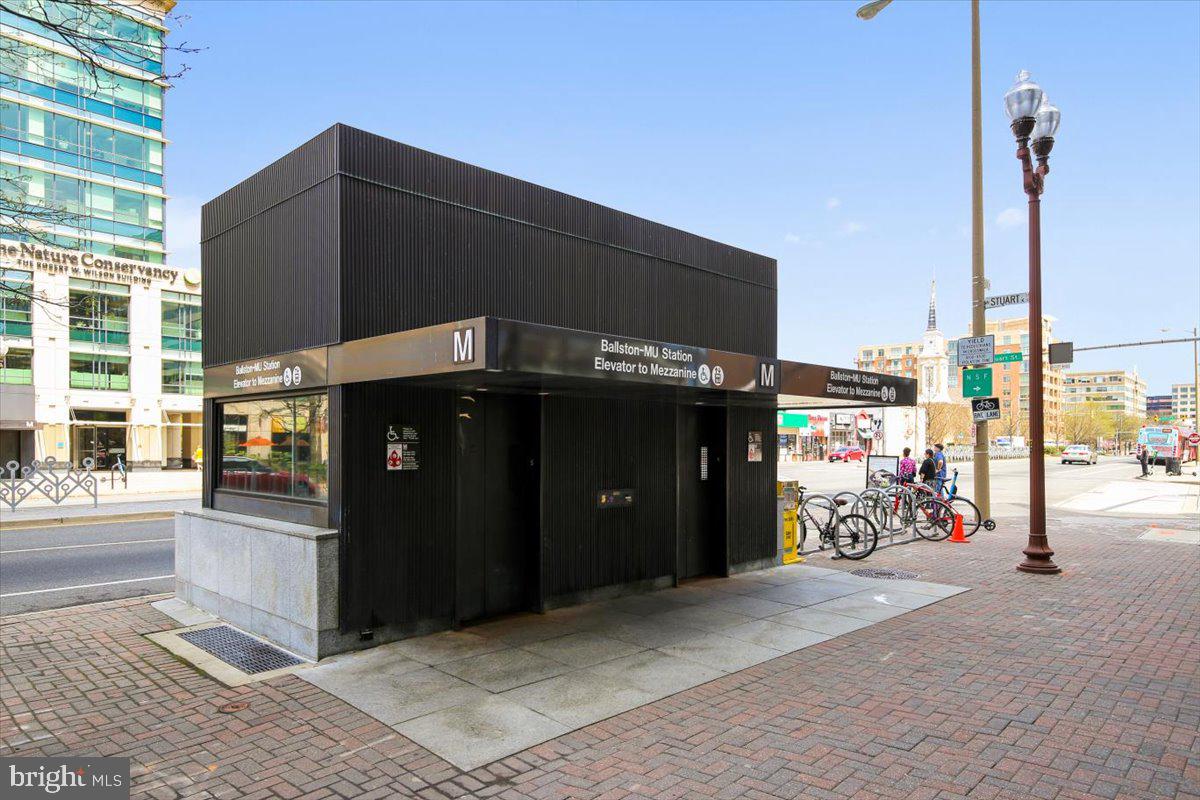 851 N GLEBE ROAD 1003
