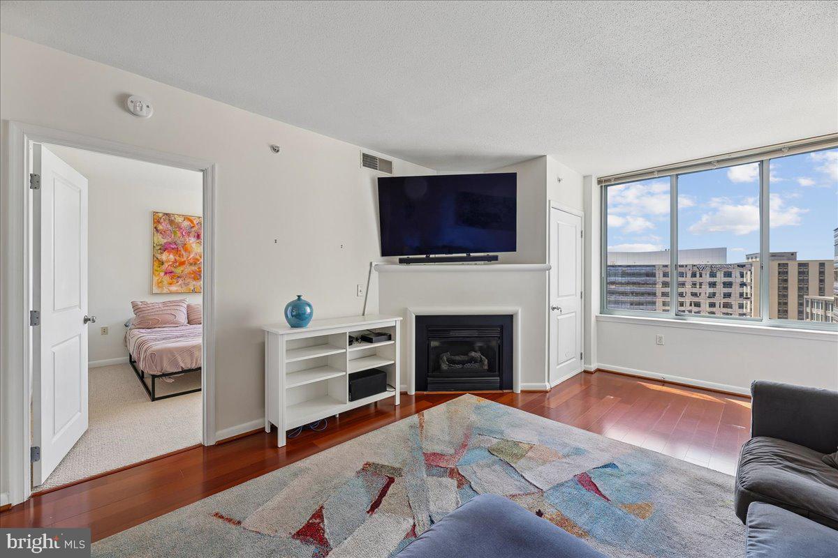 851 N GLEBE ROAD 1003