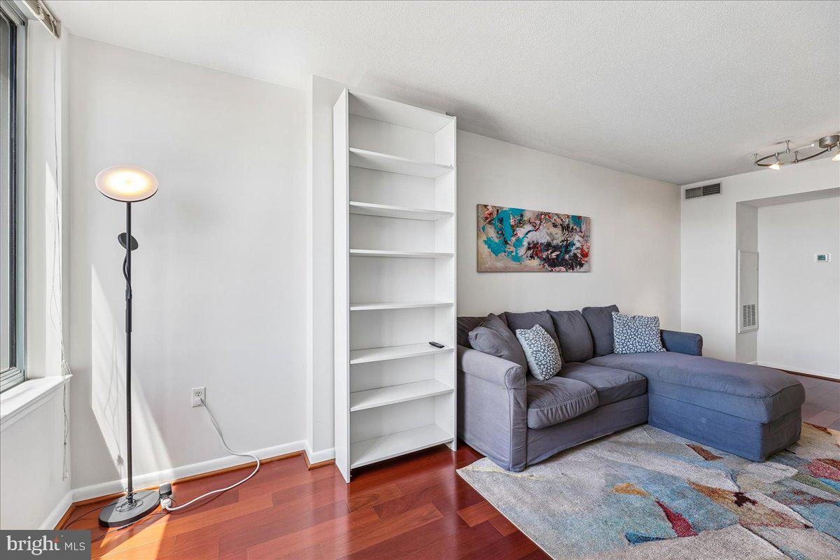851 N GLEBE ROAD 1003