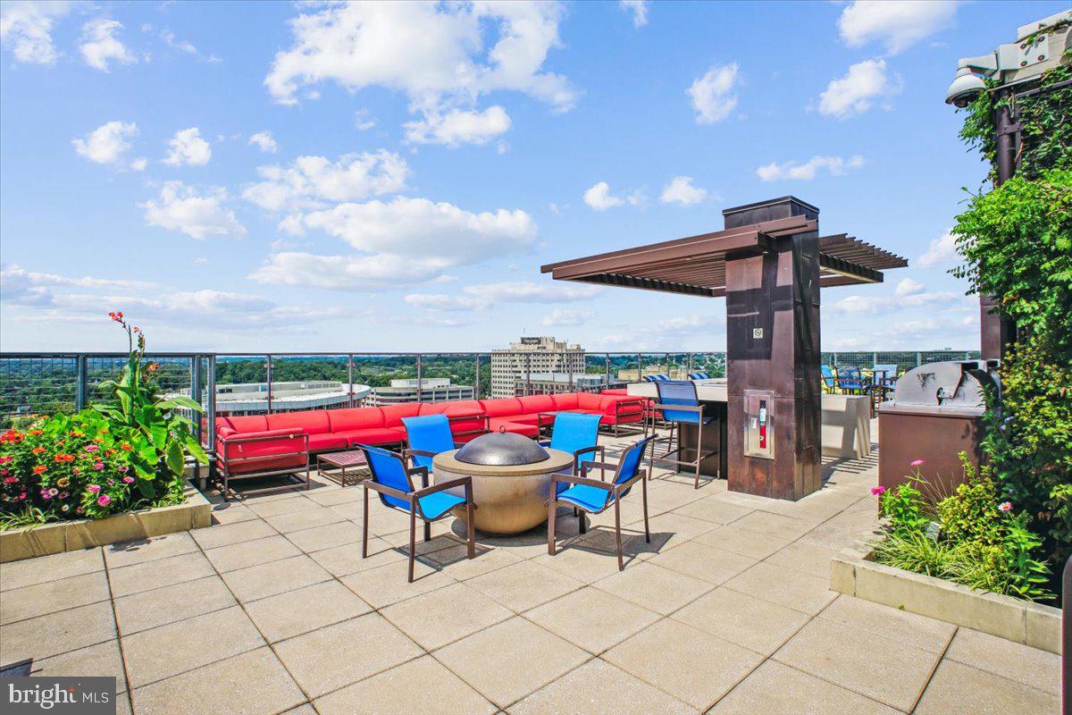 851 N GLEBE ROAD 1003