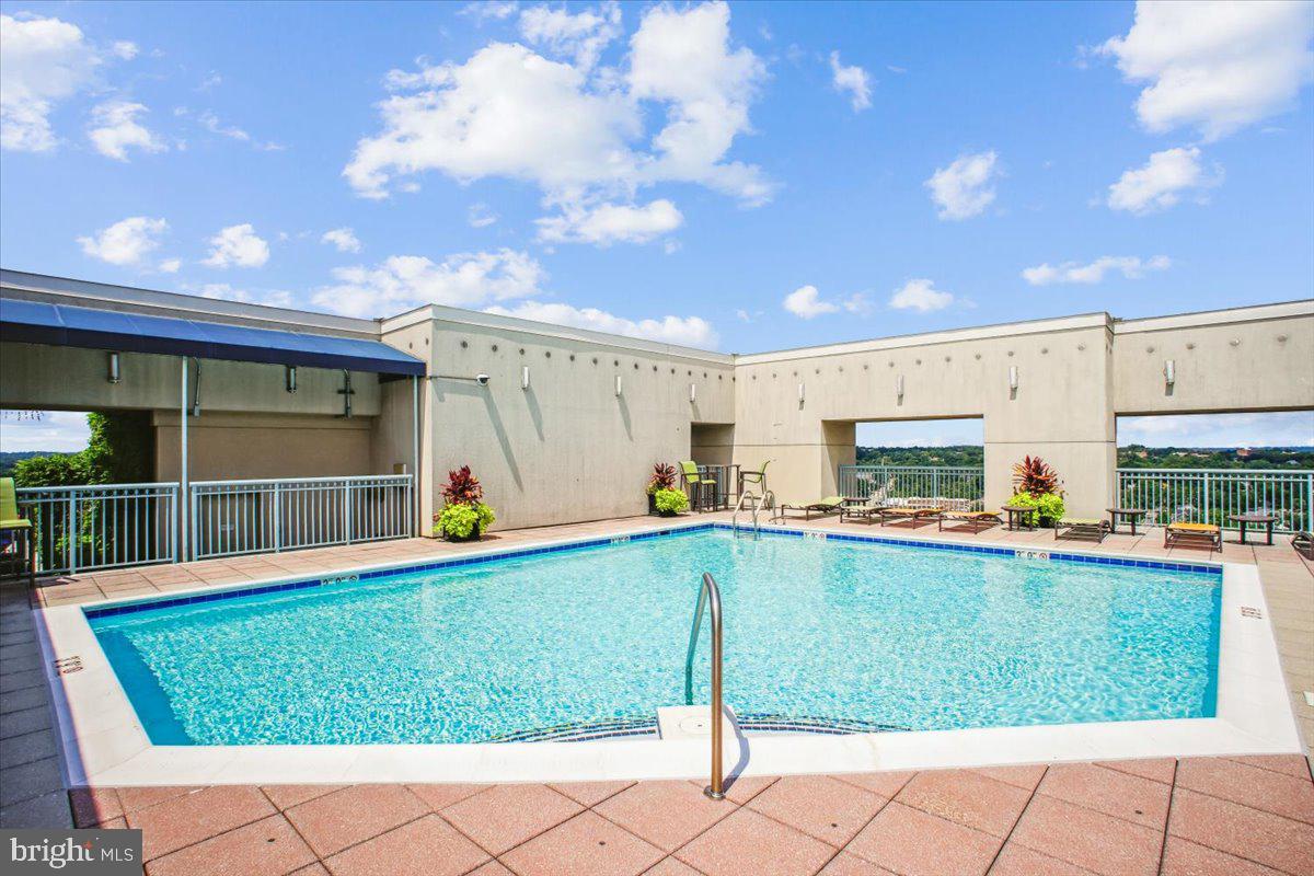 851 N GLEBE ROAD 1003