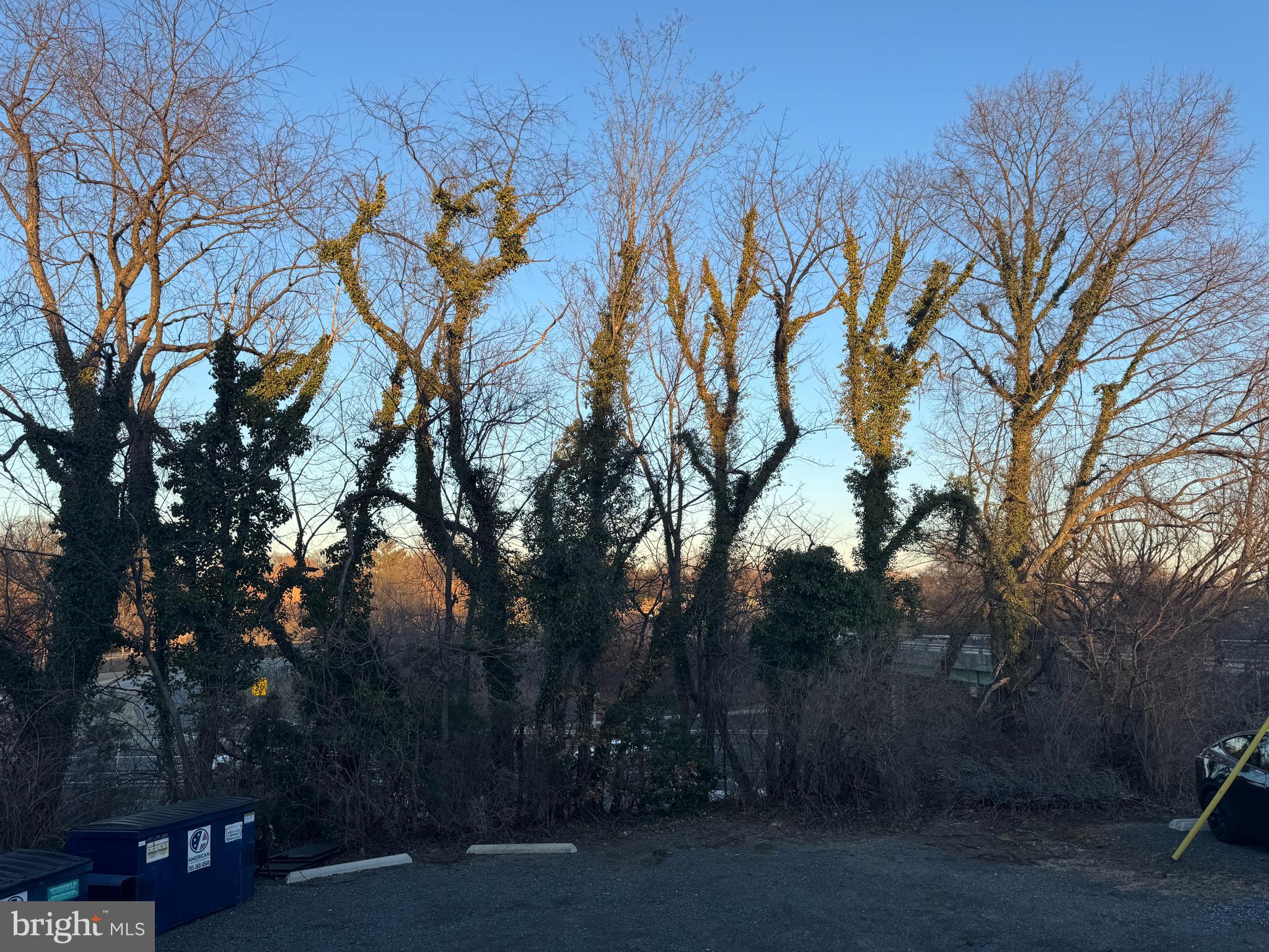 133 S COURTHOUSE ROAD 7